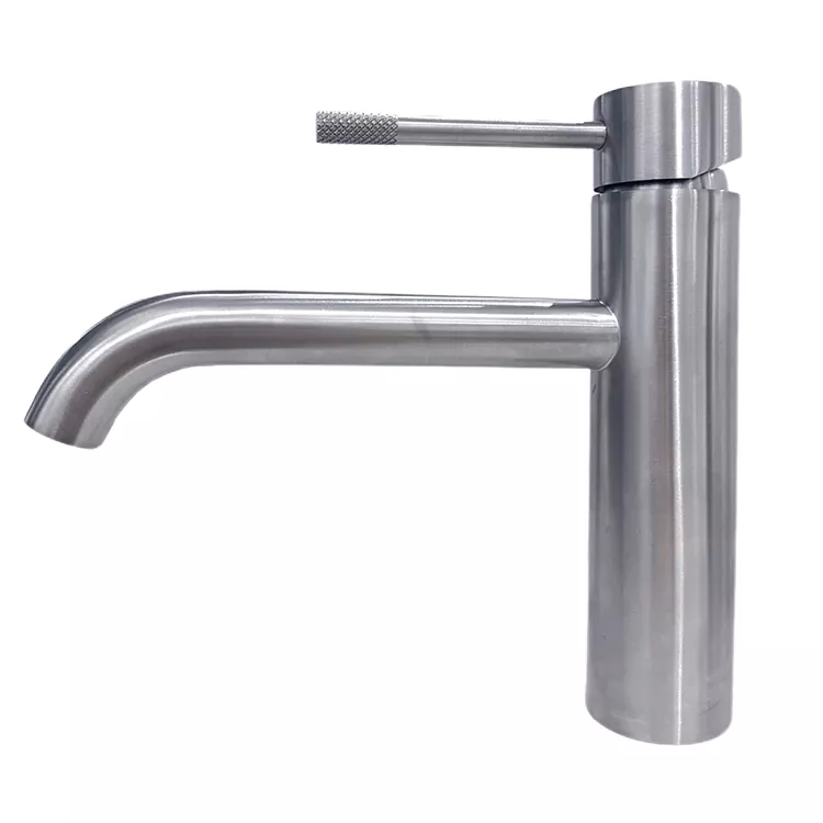 Faucet Basin mafana sy mangatsiaka